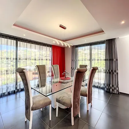 Traumhaus 2, Von Lsamadeira *