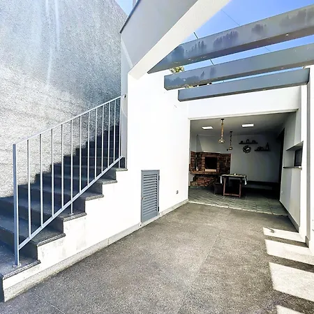 Traumhaus 2, Von Lsamadeira בית נופש *